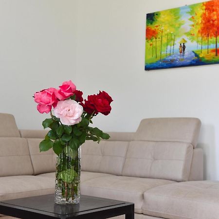 Apartmani Mihovic - Jaz บุดวา ภายนอก รูปภาพ