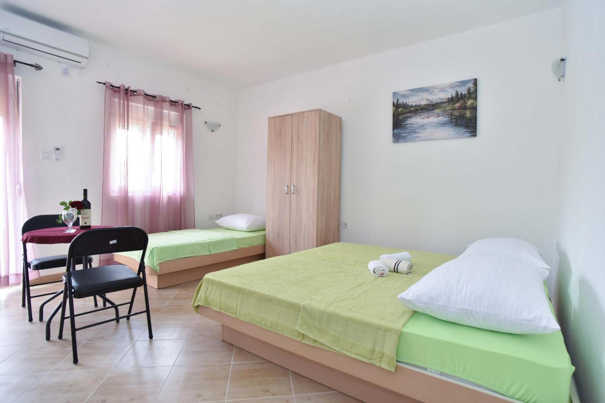 Apartmani Mihovic - Jaz บุดวา ภายนอก รูปภาพ