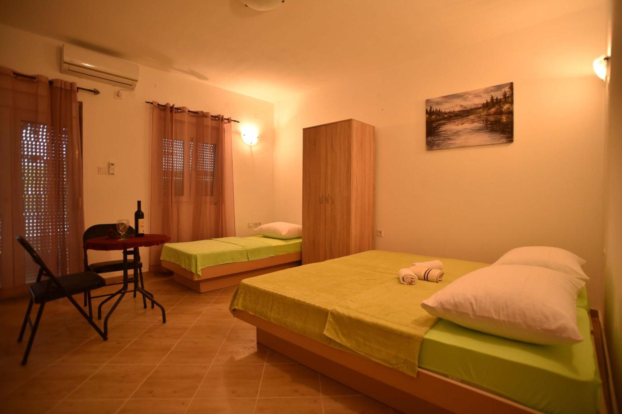 Apartmani Mihovic - Jaz บุดวา ภายนอก รูปภาพ
