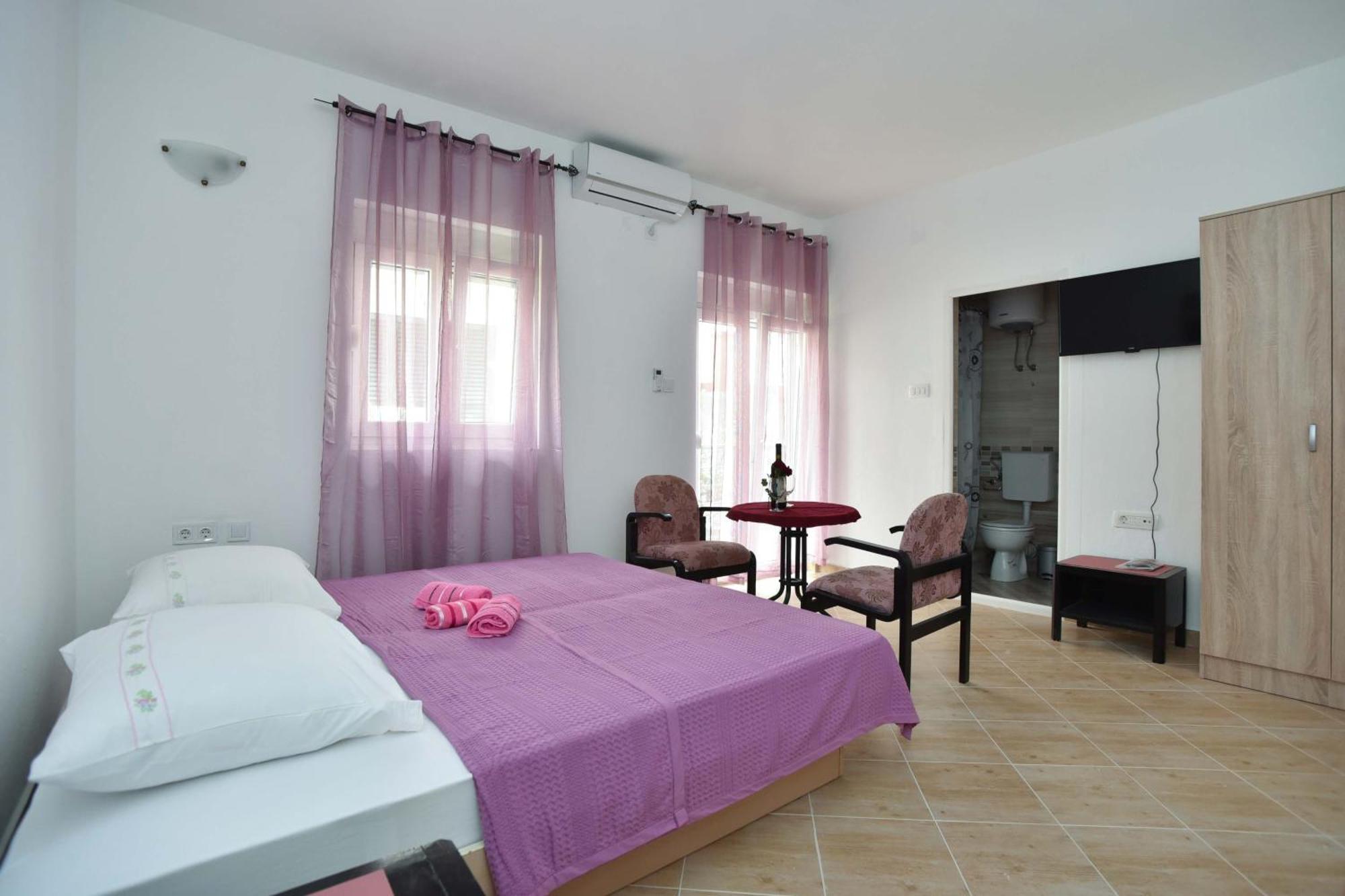 Apartmani Mihovic - Jaz บุดวา ภายนอก รูปภาพ