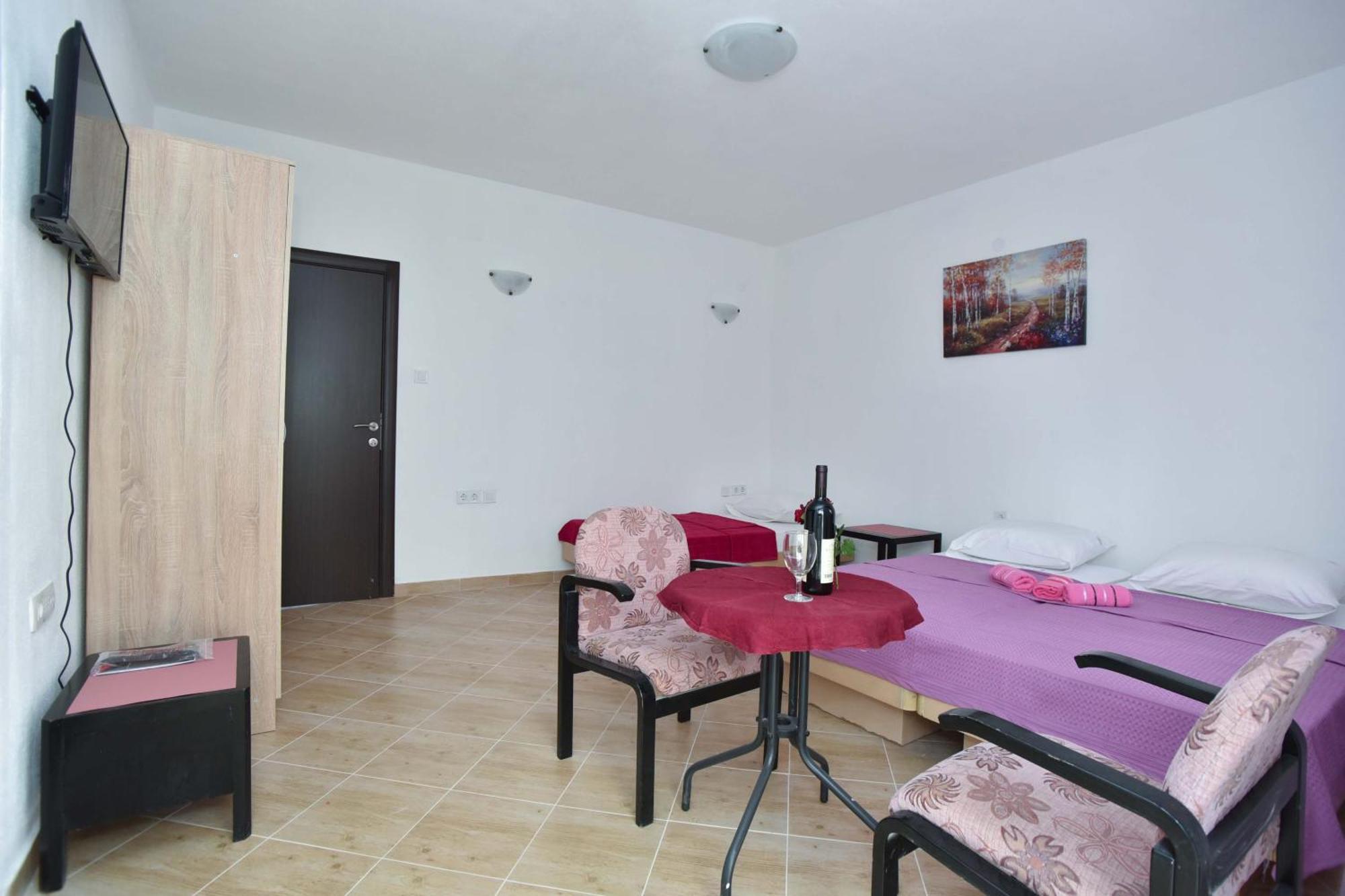 Apartmani Mihovic - Jaz บุดวา ภายนอก รูปภาพ
