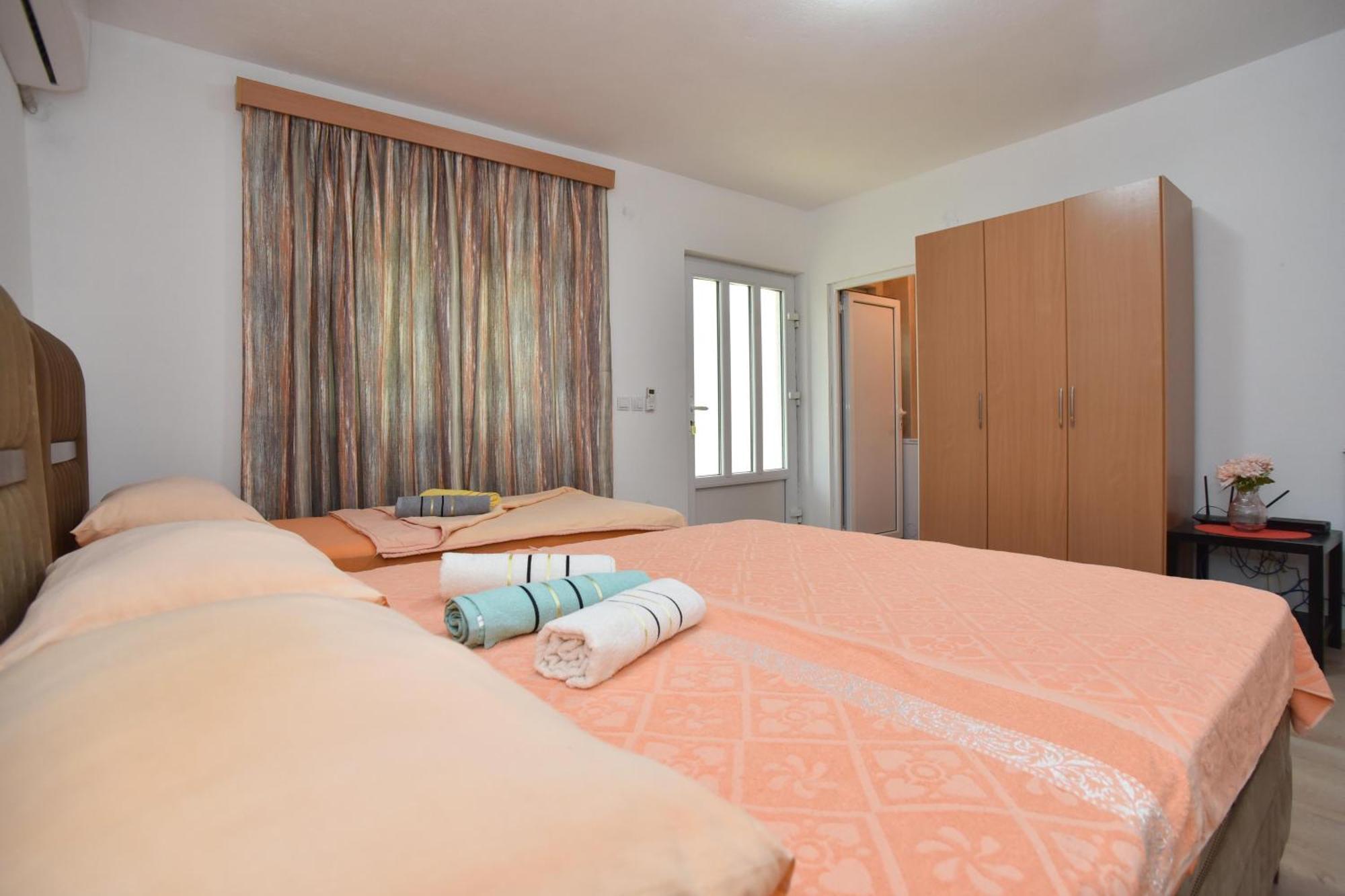 Apartmani Mihovic - Jaz บุดวา ภายนอก รูปภาพ