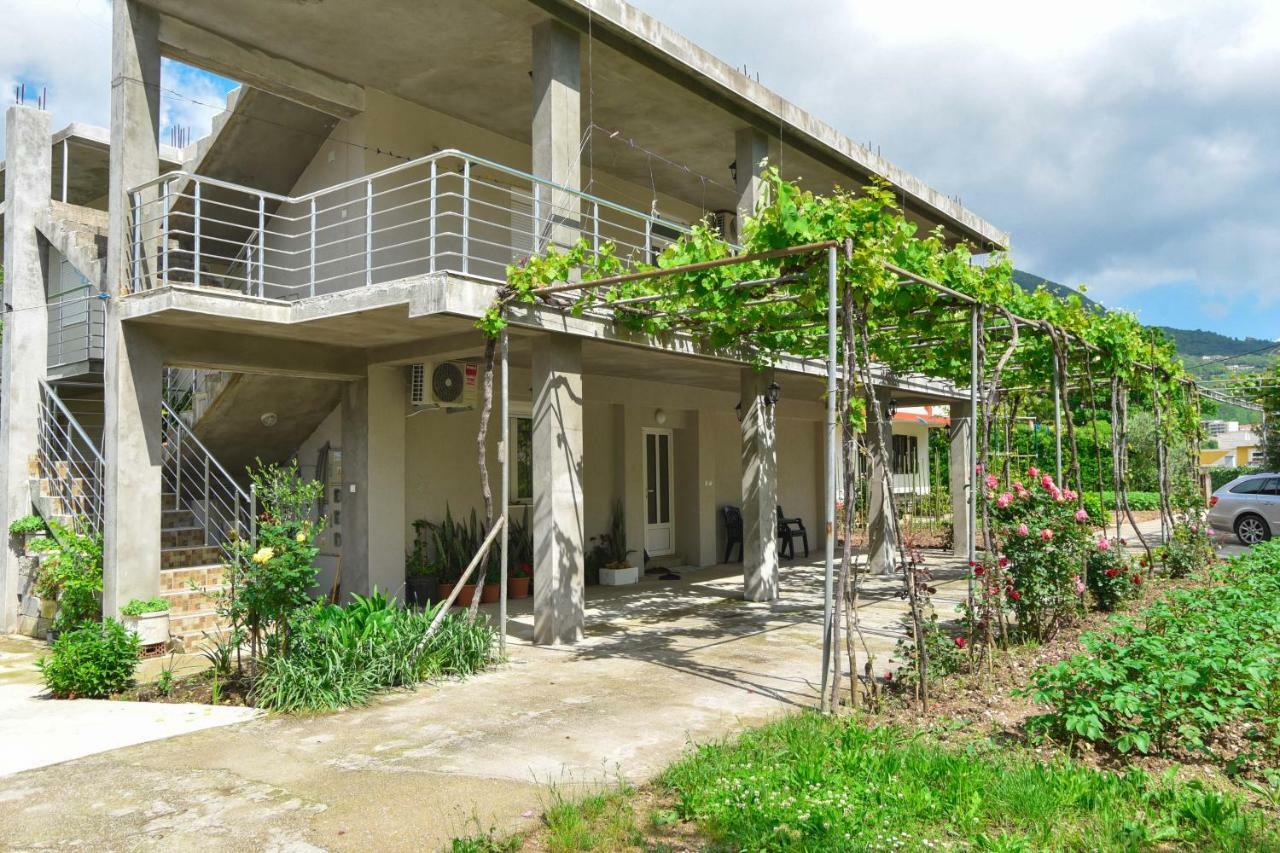 Apartmani Mihovic - Jaz บุดวา ภายนอก รูปภาพ